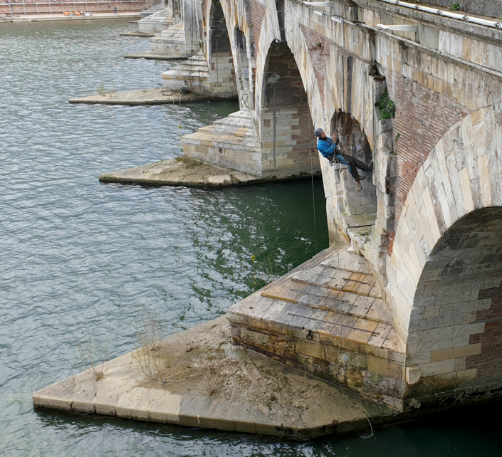 Acro-pole - Nettoyage du Pont Neuf de Toulouse - Haute-Garonne